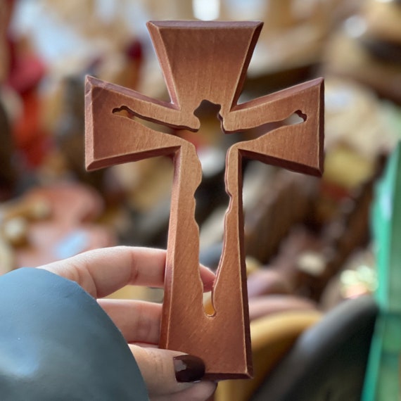Cruz tallada en madera, Pared de crucifijo, Pared de cruz rústica, Pared de  cruz grande, Cruz religiosa, Cruces de pared hechas a mano -  México