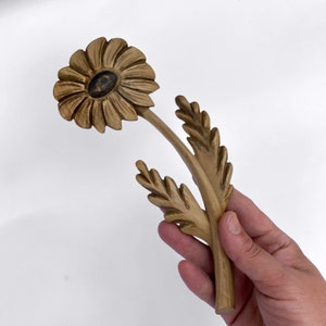 Wooden Daisy, Carved Wood Flower, Wooden Flower Wall Art, Wood Flowers with Stem, Preserved flower wall, Wood wall accent, Rustic Daisy