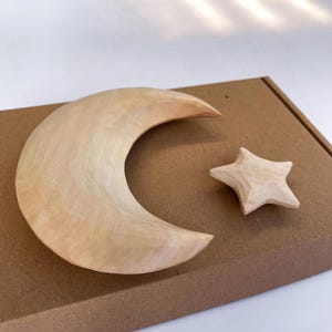 Hölzerner geschnitzter Halbmond 3d, hängende Mondverzierung, unvollendete Figur, Dekor für Wohnzimmer im Freien oder im Garten, Mond für Handwerk