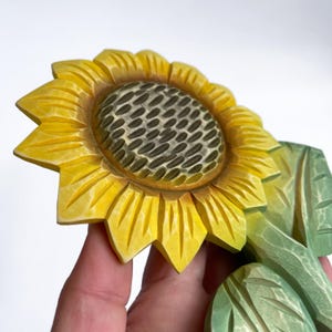 Wooden Sunflower, Sunflower Wood Wall Decor, Carved Wood Flower, Wooden floral Wall Art, Hanging Wood Flower, Colorful Wooden Flowers