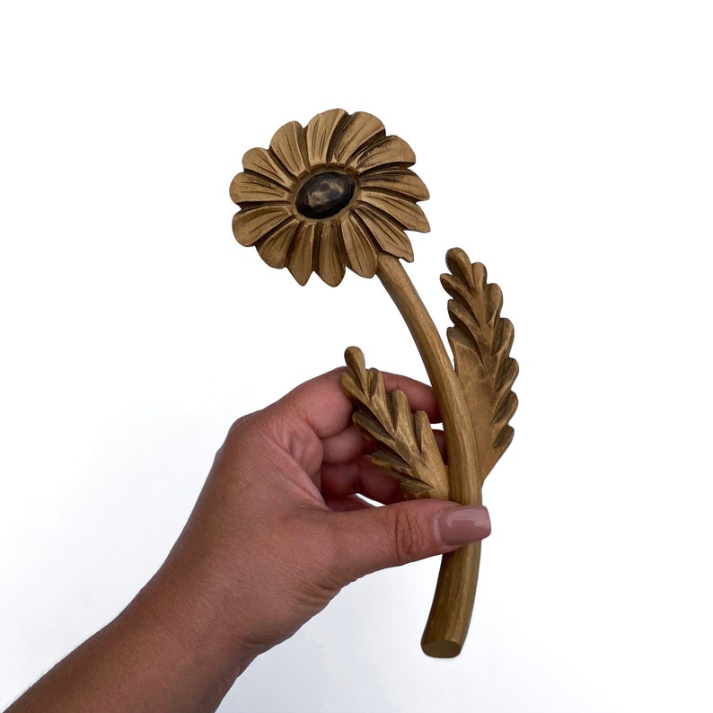 Wooden Daisy Wall Art, Small Wooden Flowers, Painted Wood Flower