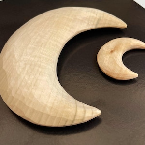 Hölzerner Halbmond geschnitzter Mond, unfertige Holzfigur, kleiner Mond und Sterne, Partydekoration, 3D-Wandverzierung, Mond im Freien Gartenarbeit