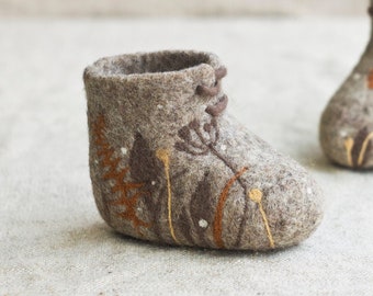 Felted booties, Boho infant shoes  with botanical ornaments, Brown winter  baby shoes TO ORDER!