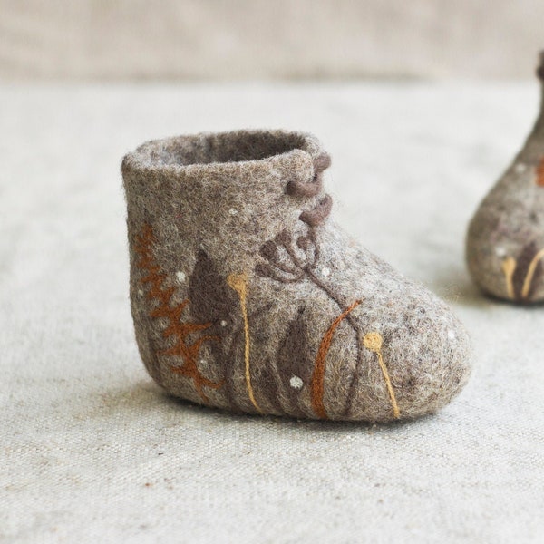 Felted booties, Boho infant shoes  with botanical ornaments, Brown winter  baby shoes TO ORDER!