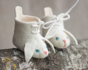 White bunny felt boots for baby, Rabbits baby shoes with lace, Boiled wool baby booties