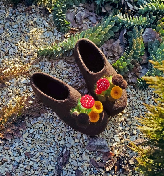 Mushroom Slippers Women . Brown Felted Slippers With Felted
