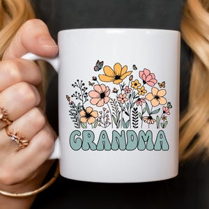 Personalized Grandma Mug, Custom Grandma Ceramic Coffee Mug. Nana Mug, Nonna Mug. Gigi Mug, Personalized Gift For Grandma