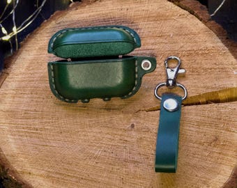 Leather AirPod Pro Case with Strap, AirPod case with carabiner, Personalized AirPods 4 Case, Personalized leather Airpod case Christmas Gift