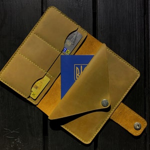 Cartera de cuero personalizada hecha a mano, billetera minimalista de doble pliegue, billetera grabada personalizada para hombre, regalo para papá, regalo único para él