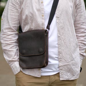 Men&#39;s leather shoulder bag for every day handmade brown shoulder bag for husband personalised gift leather bag minimalistic Belt Bag