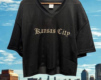 Camiseta bordada de corte corto de Kansas City: Chiefs/Royals Kingdom