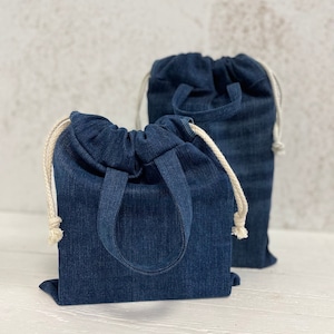 BORSE CON COULISSE IN DENIM, Borse riciclate, Borse organizzative, Borse regalo, Borse per imballaggio, Borse per riporre piccoli oggetti, Borse per giocattoli, Set di 2 borse in denim