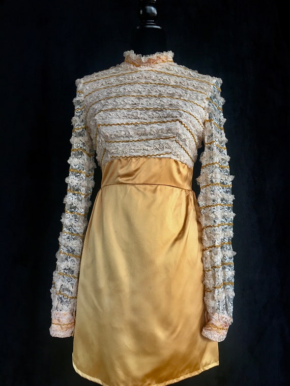 60's-70's Lace and Satin Sweetheart Mod Dress - image 2