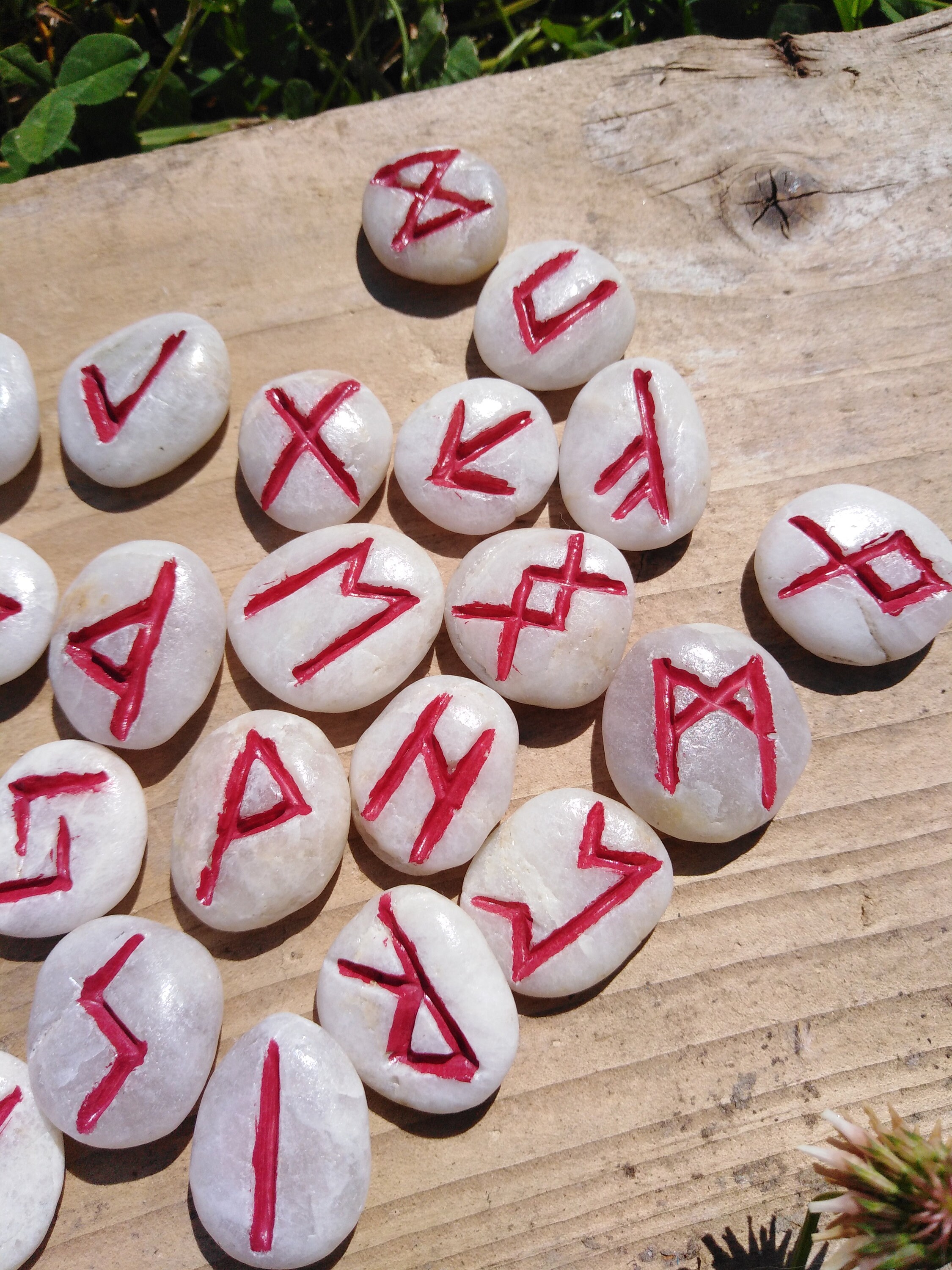 Jeu de Runes en Pierre