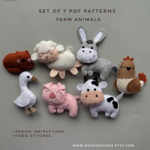 Puede incluir: Un conjunto de siete patrones PDF de animales de granja de fieltro, incluyendo un gato, oveja, burro, gallina, ganso, cerdo y vaca. Los animales son de varios colores. El texto "SET OF 7 PDF PATTERNS FARM ANIMALS" está en la parte superior.