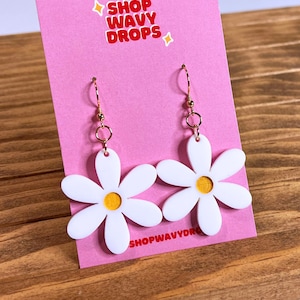 Every-daisy Acrylic Earrings - Handmade Earrings