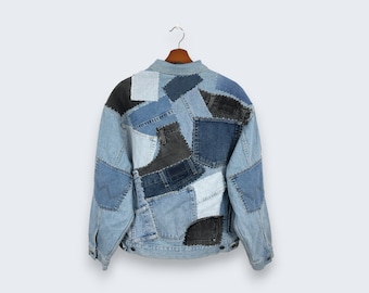Beställningsgjord jeansjacka med lapptäcke | Vintage 90-tals Levi's omarbetad jeansjacka | Sliten handsydd streetwear, återvunnen