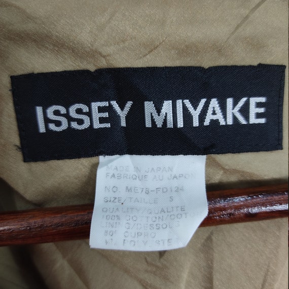 Authentic Authentic Vintage Issey Miyake Coat Tai… - image 5