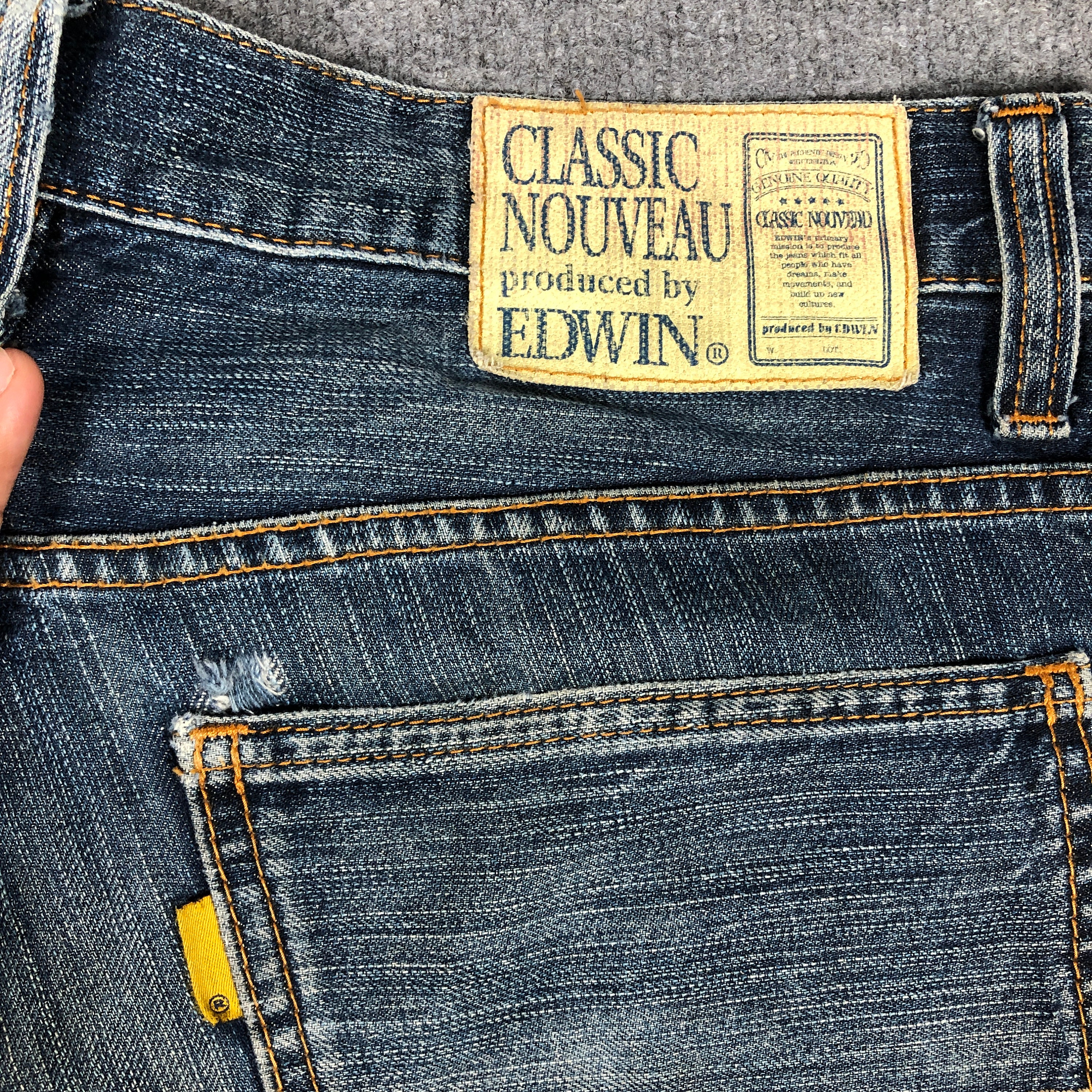 34 X 29.5 Vintage Edwin Jeans Light Wash Distress Faded Medium Kong