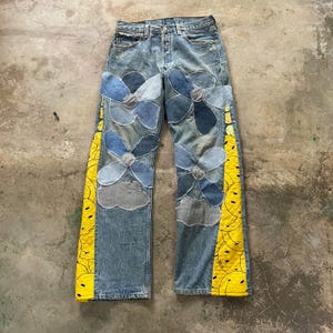 Klar att skickas 33 x 32 Vintage 90-tals Levis 501 Jeans Patchwork Flare Baggy Upcycle Denim, Smiley, Boho Hippie Style Present