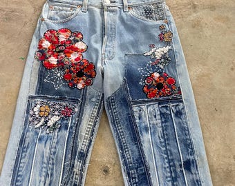Jeansy Levi's 501 z lat 90., przerobione na zamówienie, rozmiar 31, Sashiko Patchwork, kwiatowy wzór