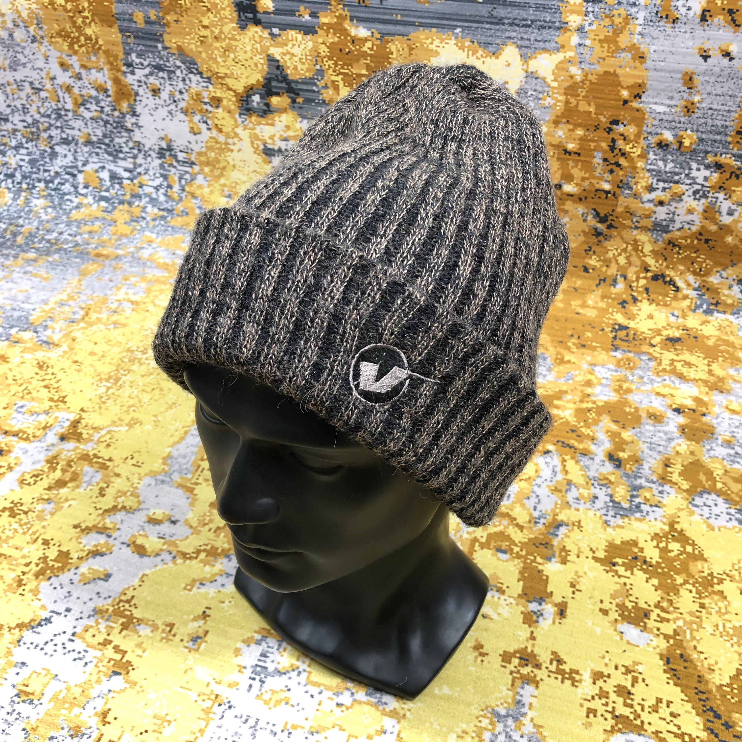 vans postal beanie