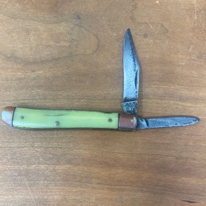 Vintage pocket knife, Queen steel knife, plastic, old pocket knife, 2 blade pocket knife , vintage folding knife, gift for him, gift for dad