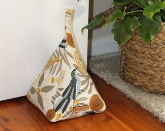 Handgefertigter Türstopper aus Stoff - Australischer Wattlebird - Australischer Designerstoff von Jocelyn Proust