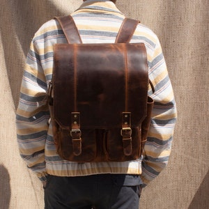 Sac à dos en cuir pour homme et femme fait main personnalisé sac à dos pour ordinateur portable sac à dos de trekking en cuir sac à dos de randonnée en cuir cadeau Saint-Valentin