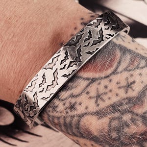 Bats Pewter Cuff Bracelet. Heavy Silver Colour Halloween Bracelet. Adjustable Cuff. Brushed Pewter. Gift for Witchy Girlfriend