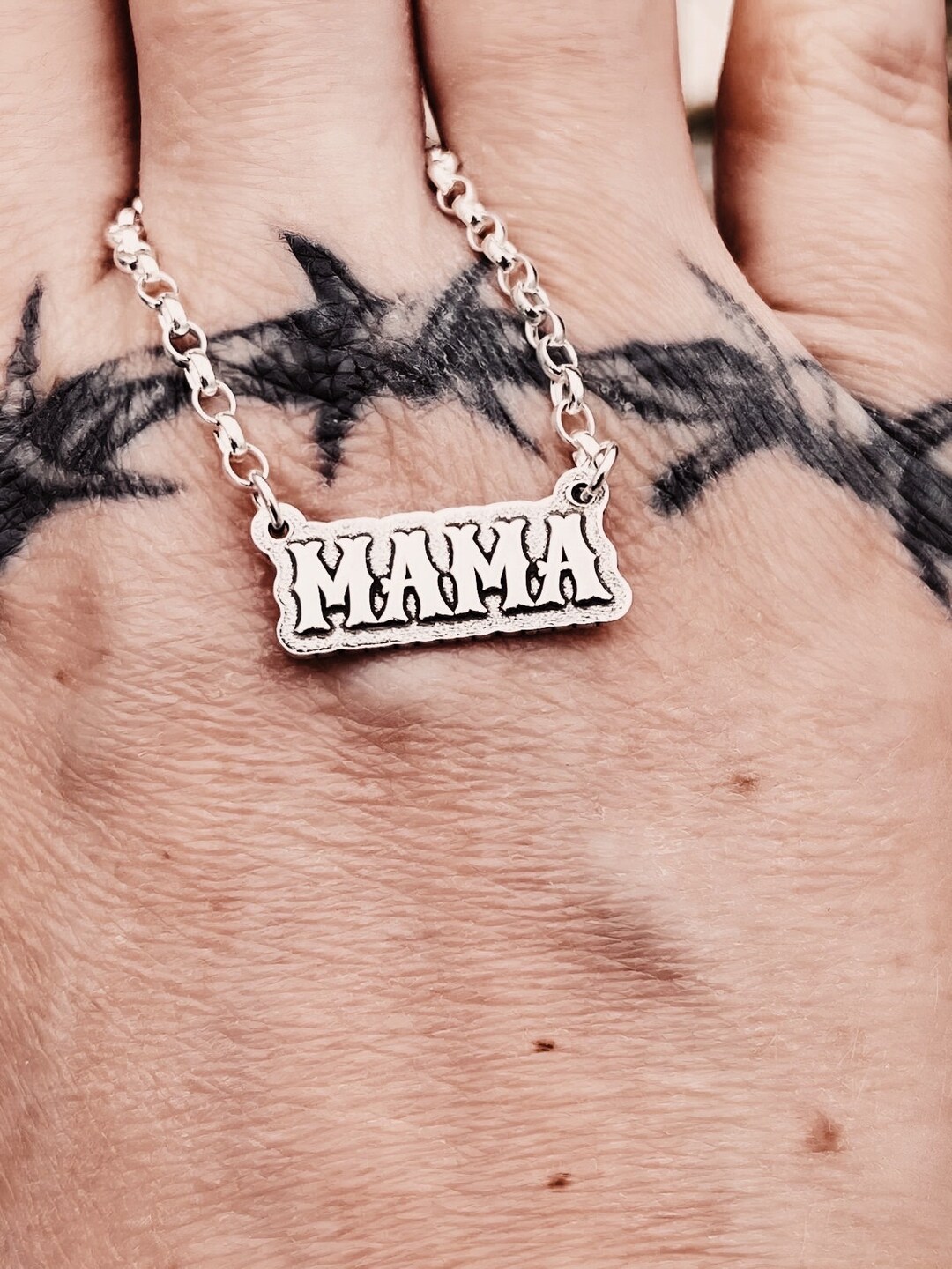 【HYERES LOR】Name rock silver combi necklace M Mama Necklace. Sterling Silver Western Nameplate