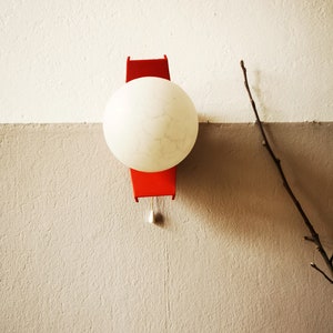 Vintage sputnik globe wall lamp red white matt glass 1970, Art deco
