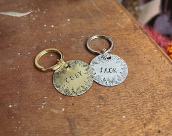 Petite médaille argentée gravée à la main - identification chien &  chat gravée personnalisée - Alluminium