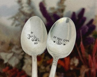 Petite cuillère en argent vintage - ancienne - gravée personnalisée à la main - cadeau personnalisé - couvert ancien