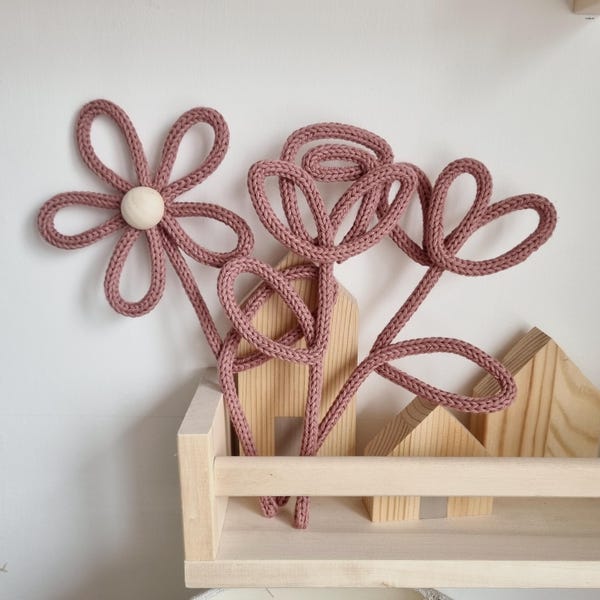 Decoración infantil con flores de alambre tejido: Adorno de pared de algodón con flores silvestres.