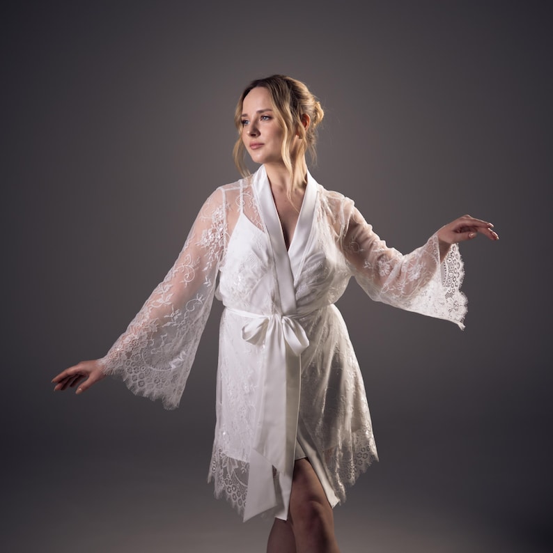 Chantilly Lace bridal robe Bride robes white long Wedding getting ready lace kimono bild 16