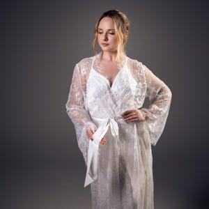 Chantilly Lace bridal robe Bride robes white long Wedding getting ready lace kimono bild 10
