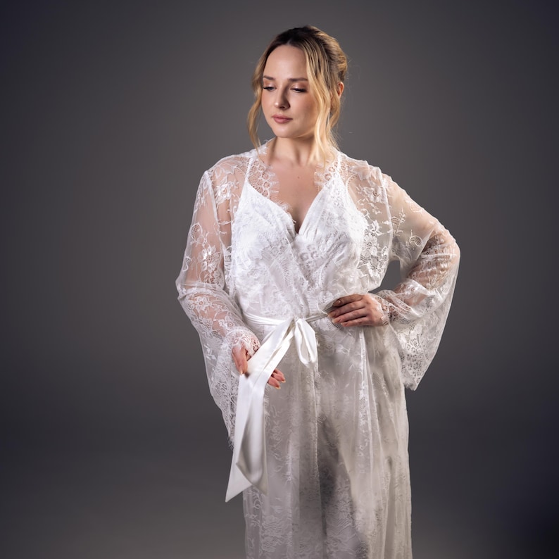 Chantilly Lace bridal robe Bride robes white long Wedding getting ready lace kimono bild 10