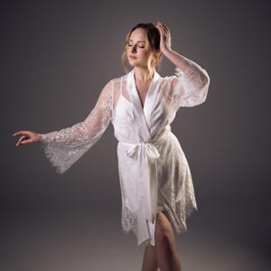 Chantilly Lace bridal robe Bride robes white long Wedding getting ready lace kimono bild 17