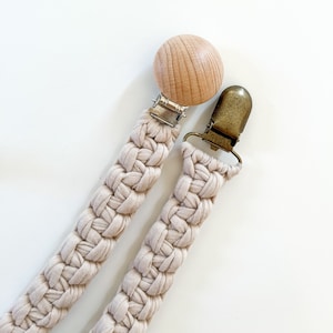 Wooden Pacifier Clip | Baby Accessory | Mom to be Gift | Baby Shower Gift | Neutral Baby Style | Paci Clip