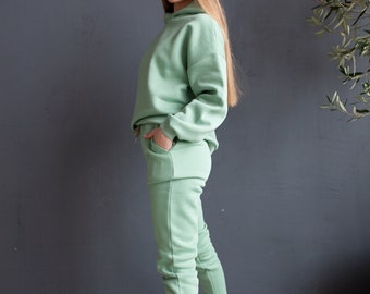 Pistachio green casual woman's/man's jumper and trousers set