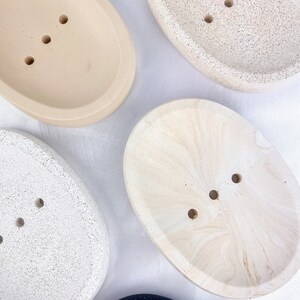 Round soap dish with structure | Individual pieces