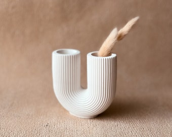 U-shaped vase "Uluaki" - small and fluted