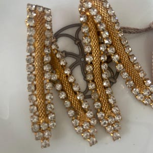 Vintage gold tone mesh/ rhinestone 'ribbon' tear drop earrings