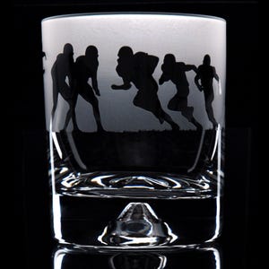 American Football Whiskey Tumbler Glass 260 ml - Hand Etched/Engraved American Football Design by Glyptic Glass Art - Unique Gift