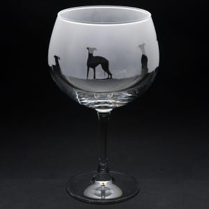 Whippet Dog Gin Cocktail Glass 650 ml - Hand Etched/Engraved Whippet Design by Glyptic Glass Art - Unique Gift