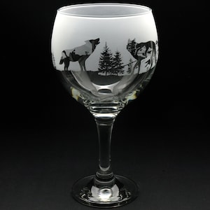 Wolf Gin Cocktail Glass 650 ml - Hand Etched/Engraved Wolf Design by Glyptic Glass Art - Unique Gift