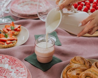 Ensemble de 4 sous-verres en lin vert forêt, sous-verres 100 % lin naturels et respectueux de l'environnement, sous-verres carrés lavables, linge de table à manger