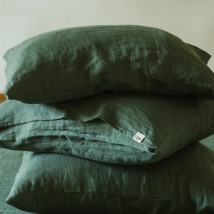 Taie d'oreiller en pur lin biologique avec fermeture d'enveloppe dans des tailles personnalisées et différentes couleurs, linge de lit fait main, taie d'oreiller en lin européen Forest Green