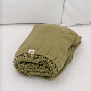 Drap-housse en lin vert olive, très grand lit, grand lit queen-size, lit simple, lits jumeaux et autres tailles personnalisées, couvre-lit en lin naturel doux lavé à la pierre